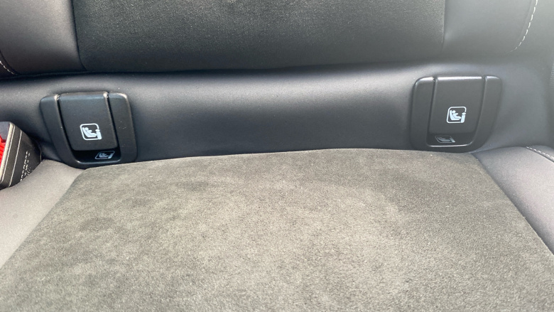 Volvo XC40 2.0 B4P Ultimate Dark 5dr Auto Petrol Estate